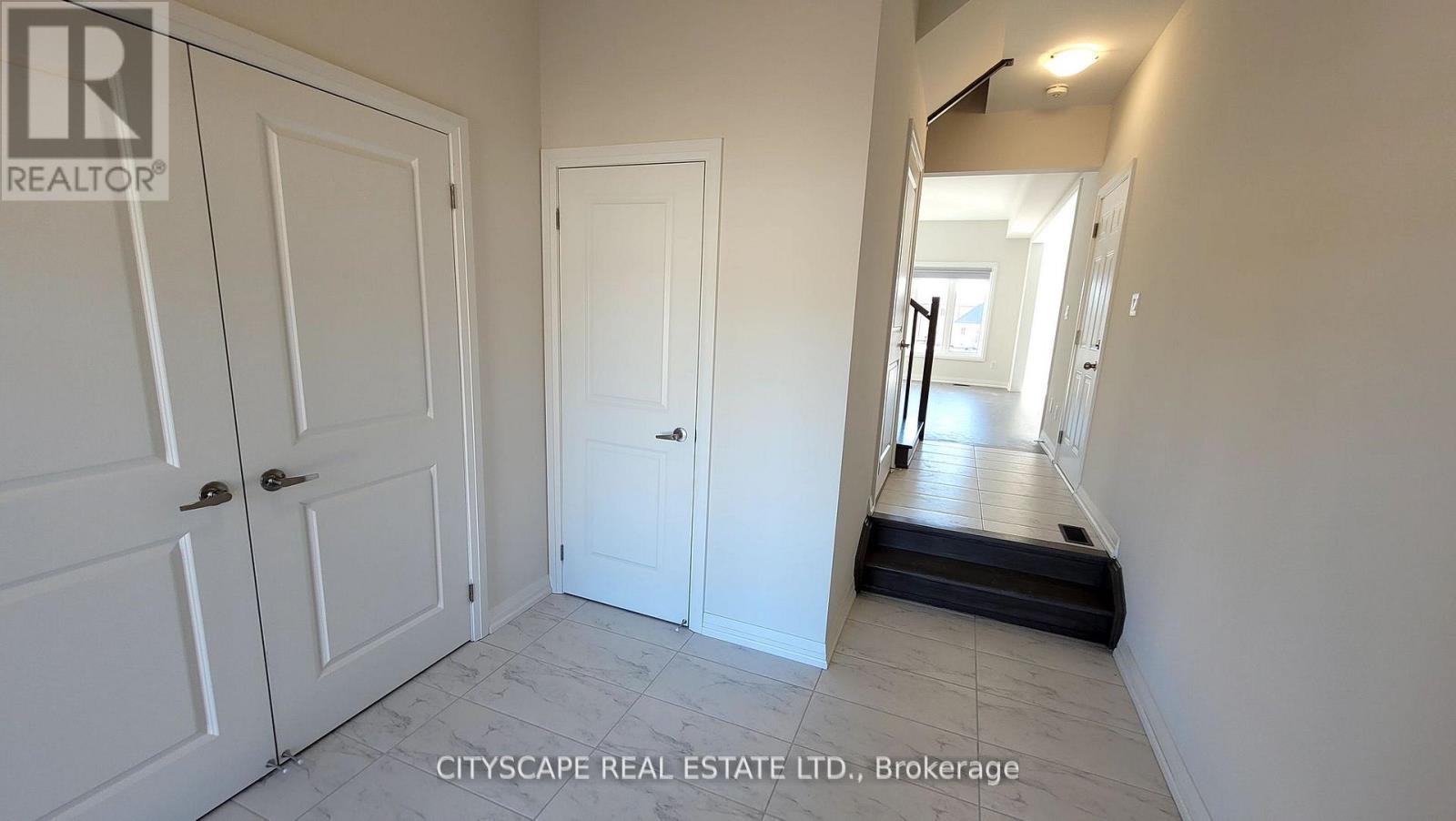 206 Rosanne Circle, Wasaga Beach, Ontario L9Z 0N3 - Photo 3 - S13637082