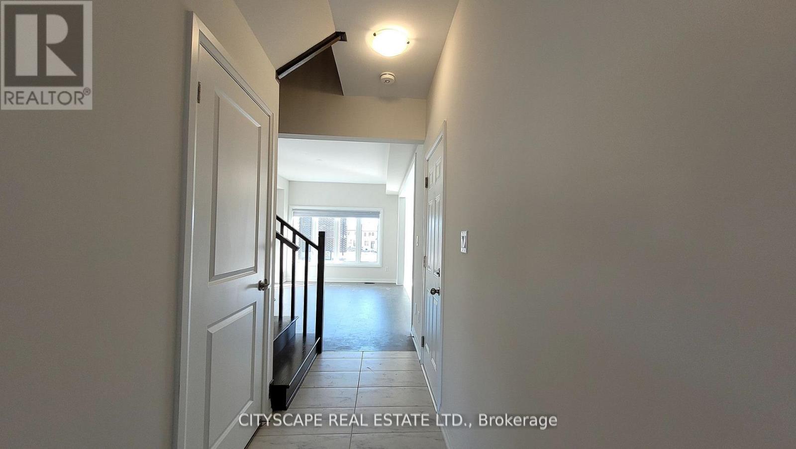 206 Rosanne Circle, Wasaga Beach, Ontario L9Z 0N3 - Photo 4 - S13637082