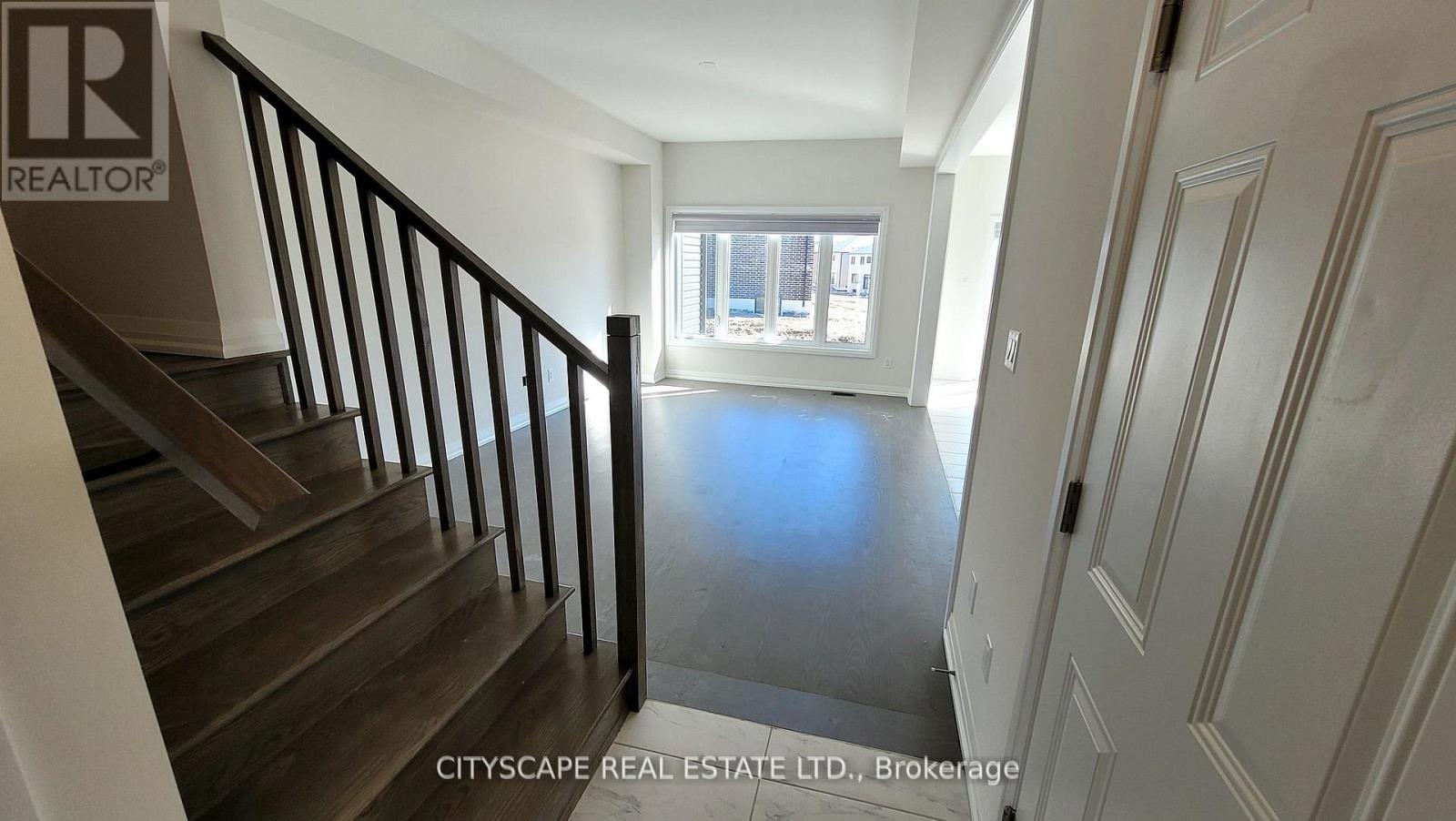 206 Rosanne Circle, Wasaga Beach, Ontario L9Z 0N3 - Photo 5 - S13637082