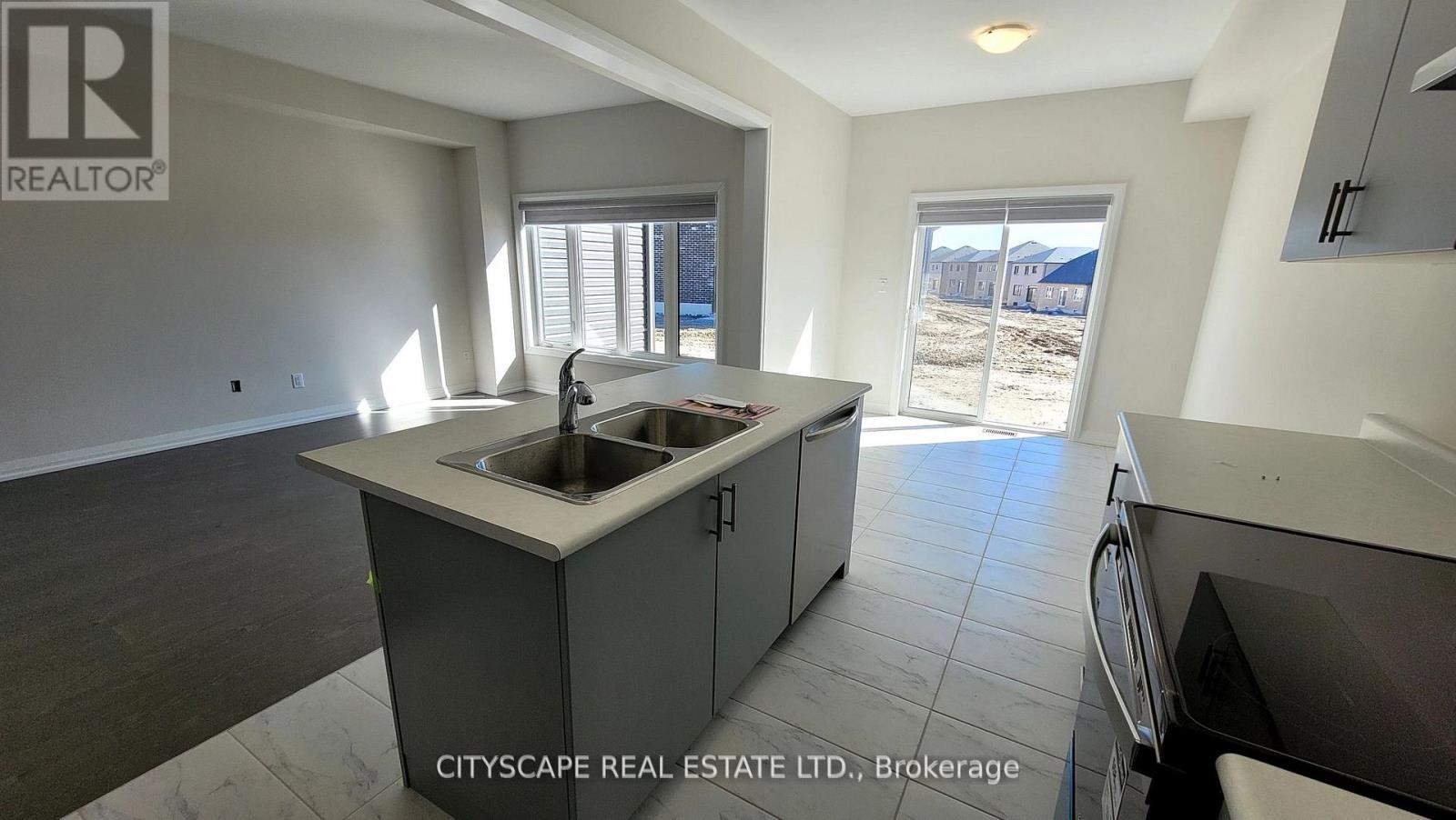206 Rosanne Circle, Wasaga Beach, Ontario L9Z 0N3 - Photo 8 - S13637082