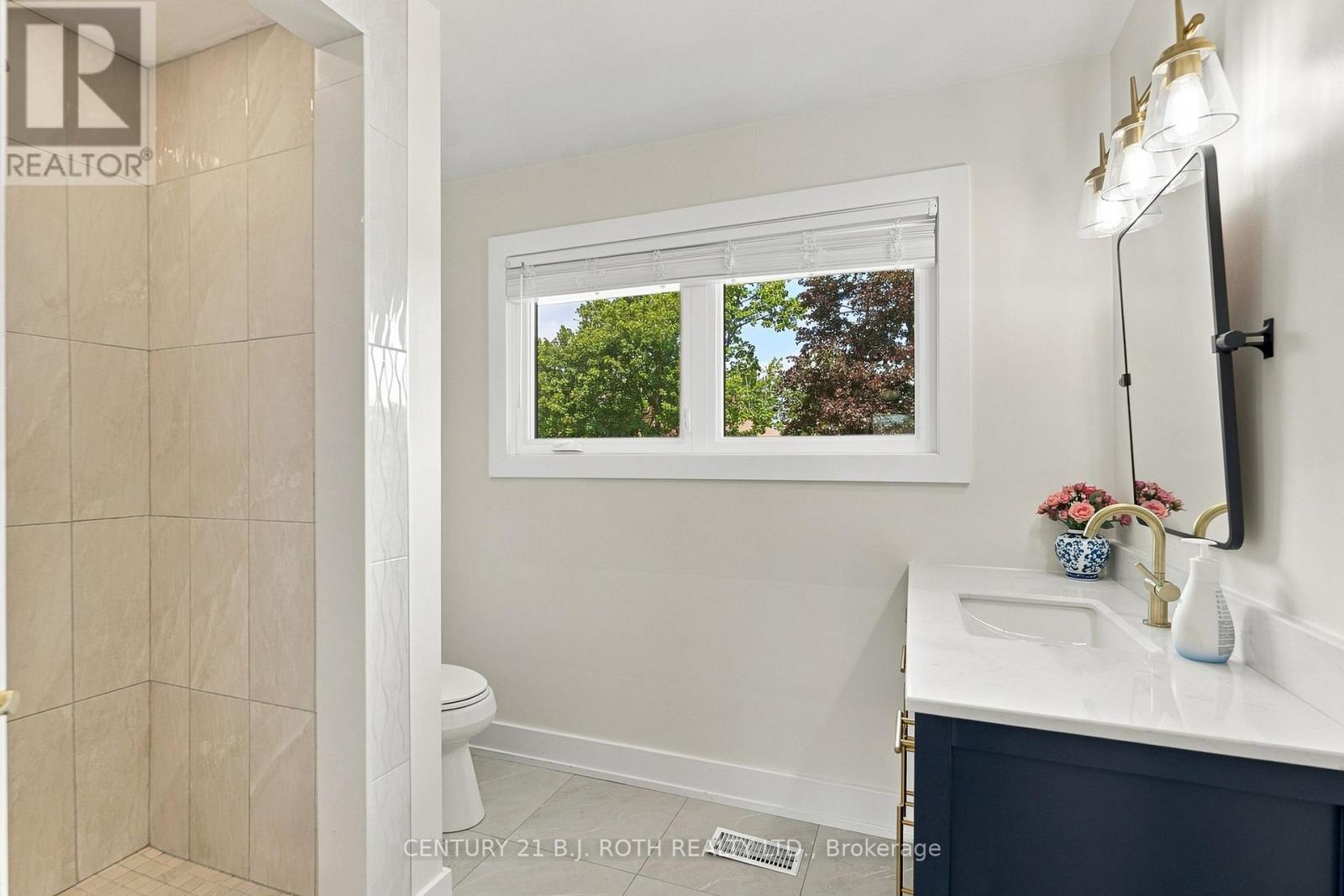 12 Bothwell Crescent, Barrie, Ontario L4M 2S6 - Photo 20 - S13637100