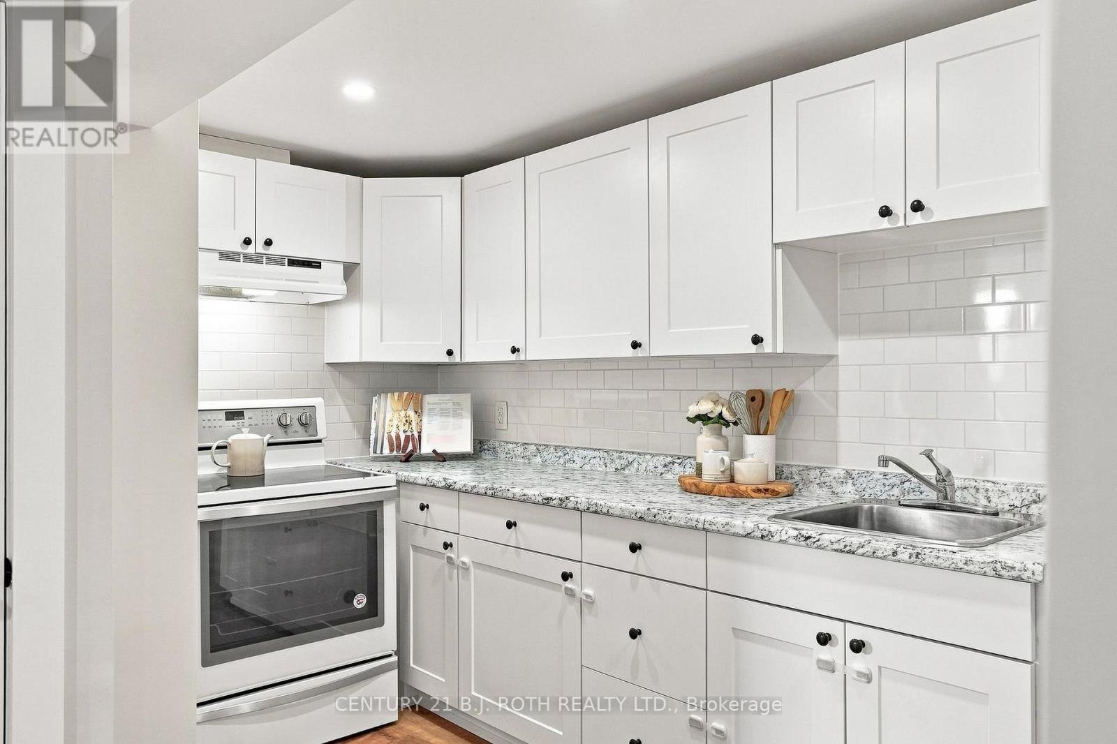 12 Bothwell Crescent, Barrie, Ontario L4M 2S6 - Photo 25 - S13637100
