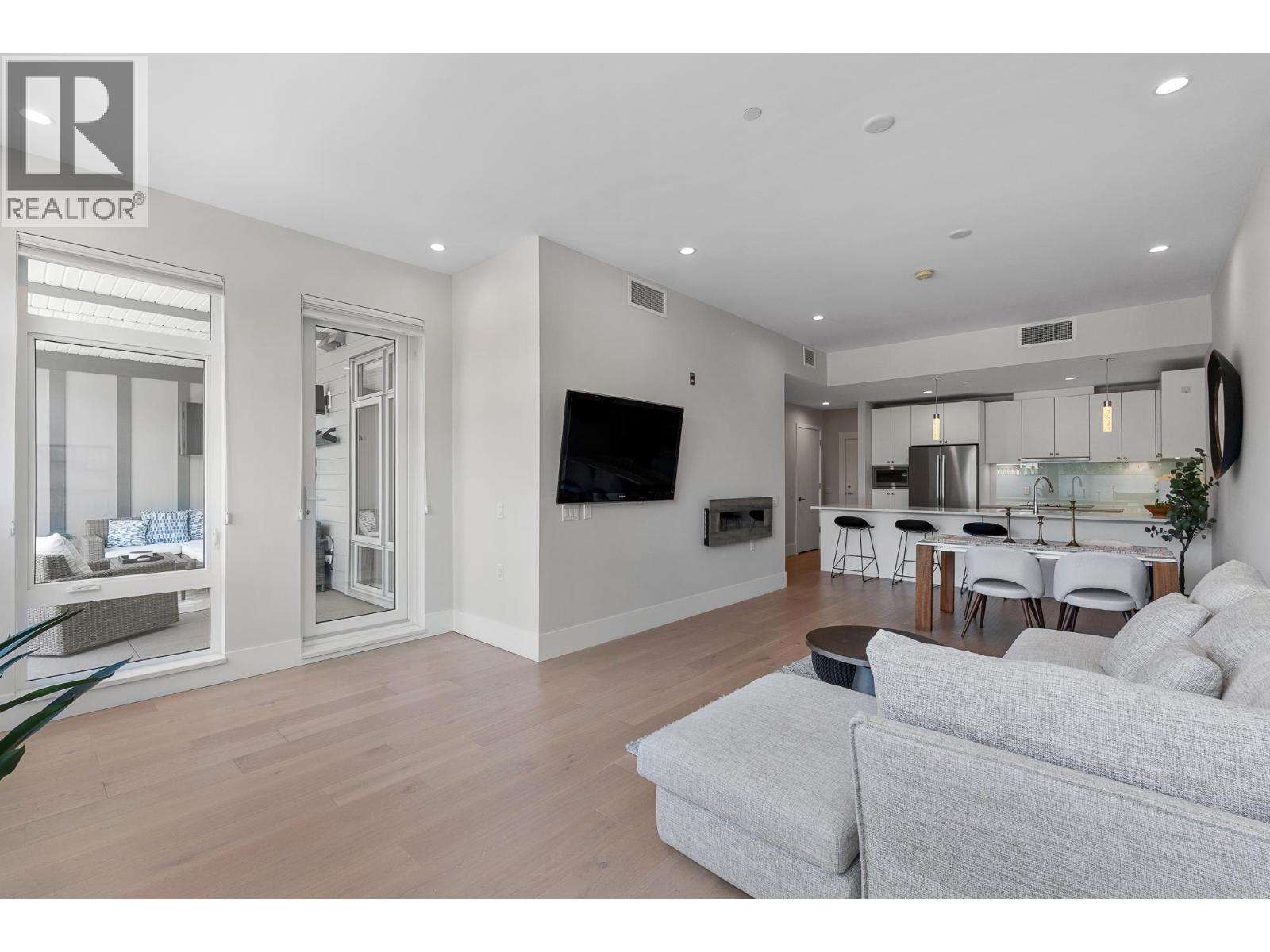 206 1591 Bowser Avenue, North Vancouver, British Columbia V7P 2Y4 - Photo 13 - R3145893