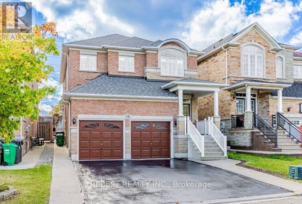 18 VILLAGE LAKE CRESCENT, brampton (bramalea north industrial), Ontario