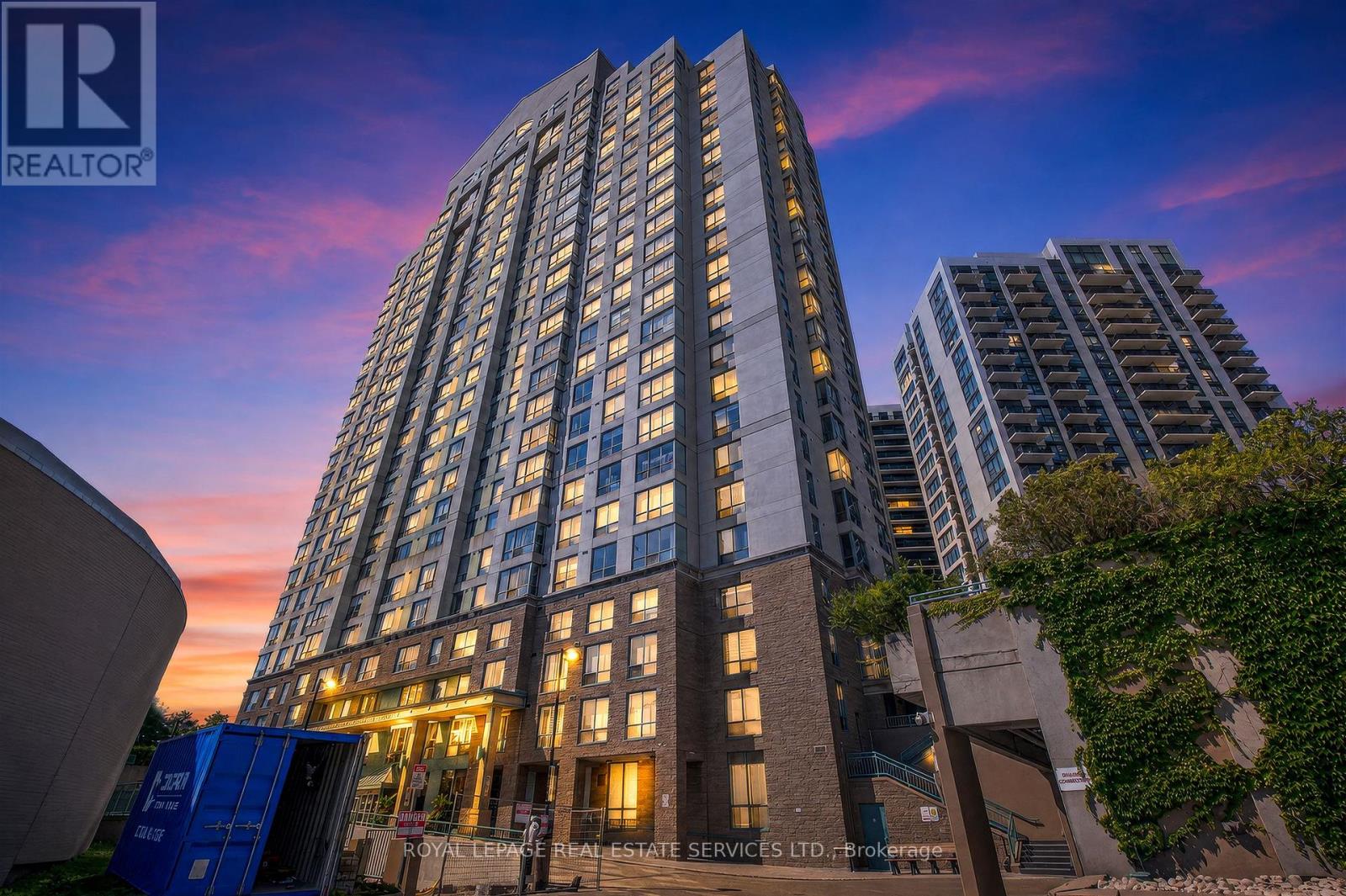 1711 - 101 SUBWAY CRESCENT, Toronto, Ontario