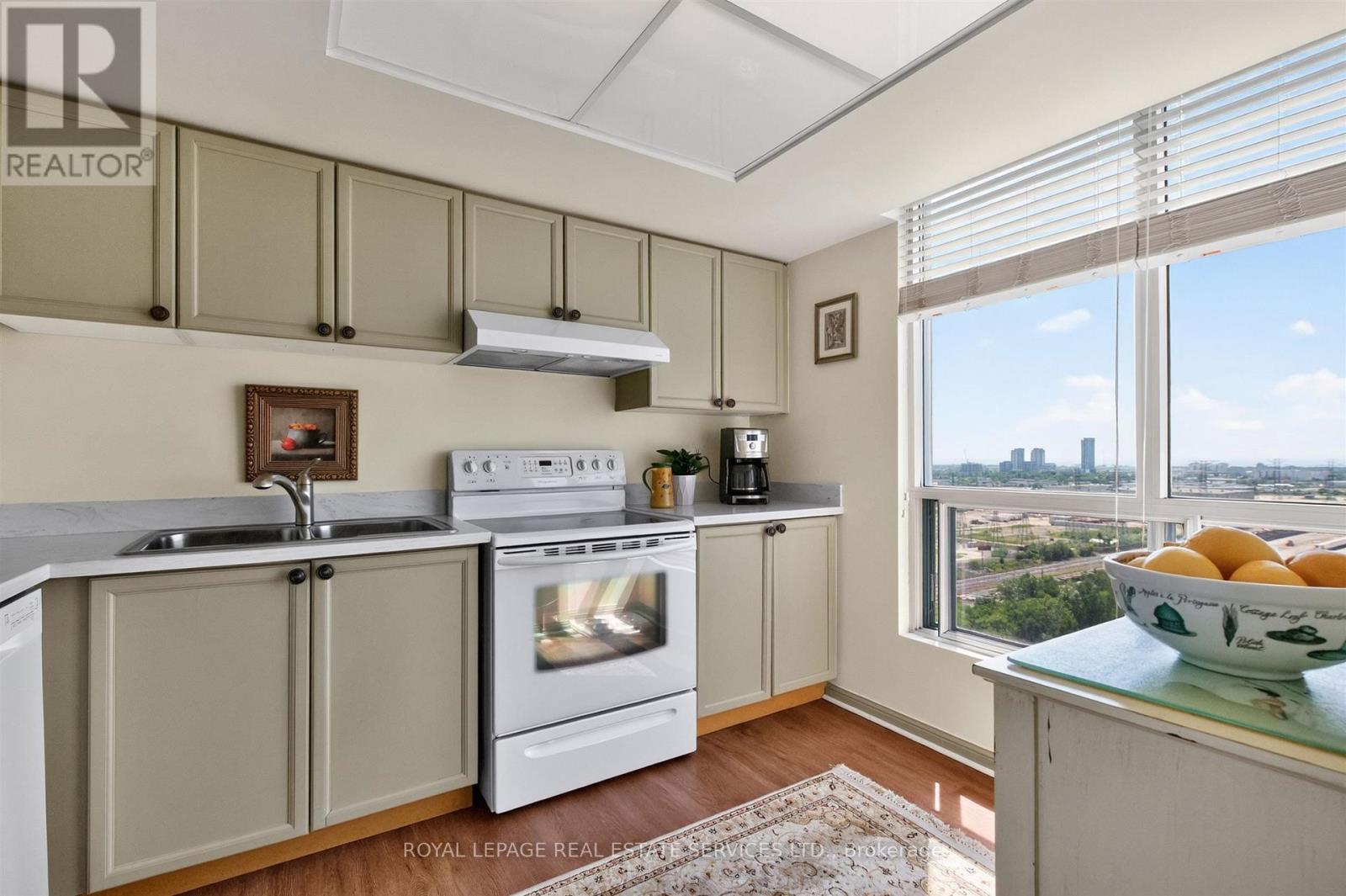 1711 - 101 Subway Crescent, Toronto, Ontario  M9B 6K4 - Photo 10 - W13637042