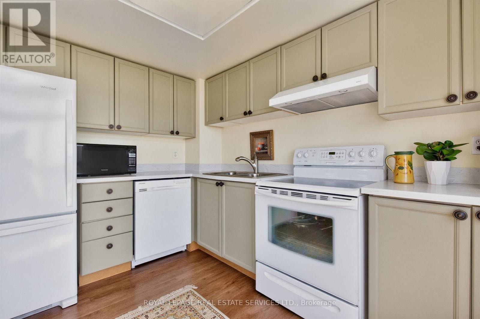 1711 - 101 Subway Crescent, Toronto, Ontario  M9B 6K4 - Photo 11 - W13637042