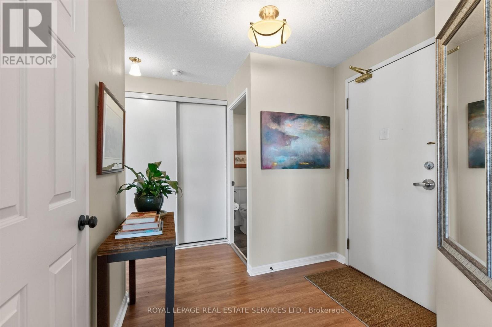 1711 - 101 Subway Crescent, Toronto, Ontario  M9B 6K4 - Photo 2 - W13637042