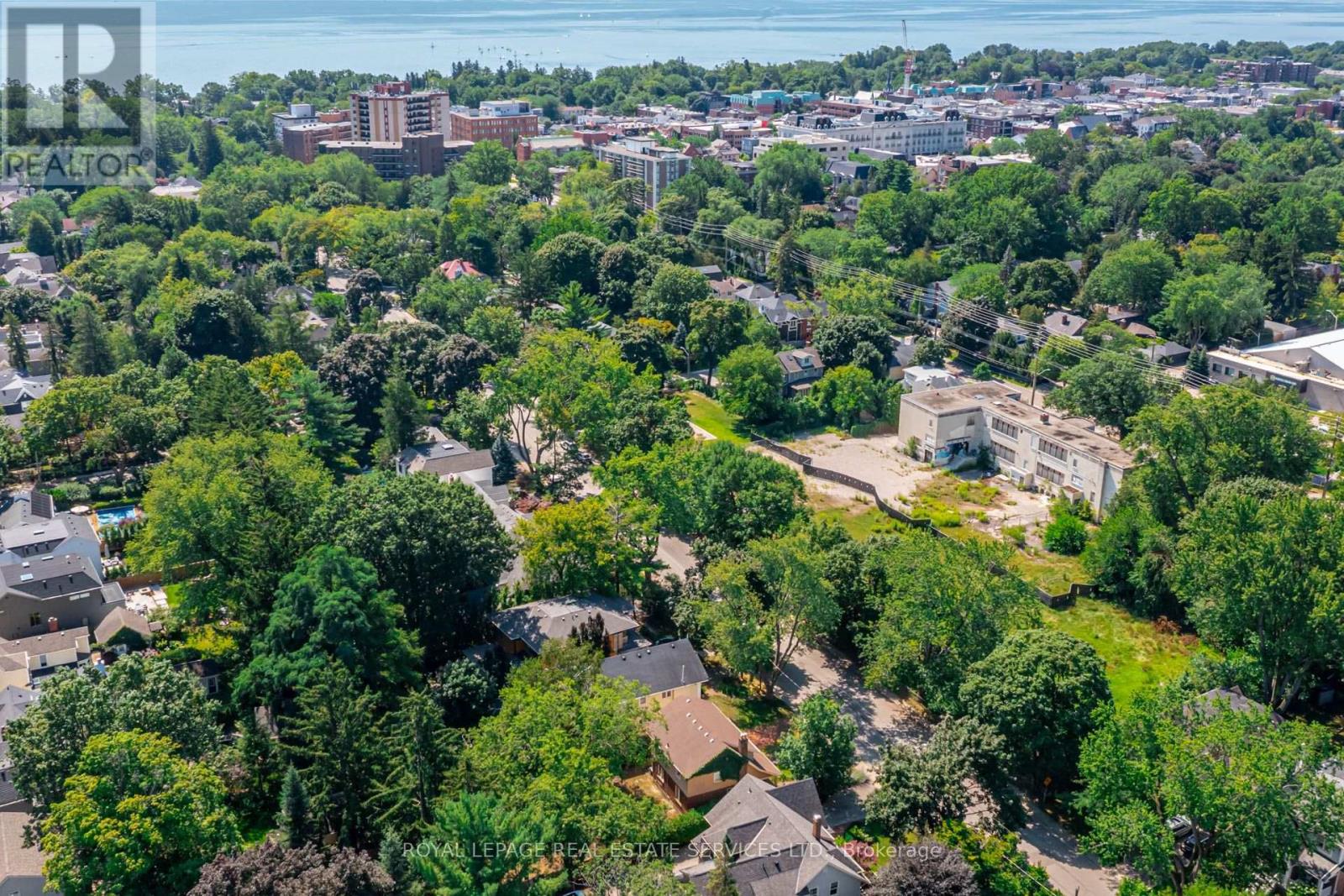235 Douglas Avenue, Oakville, Ontario  L6J 3S2 - Photo 17 - W13637112