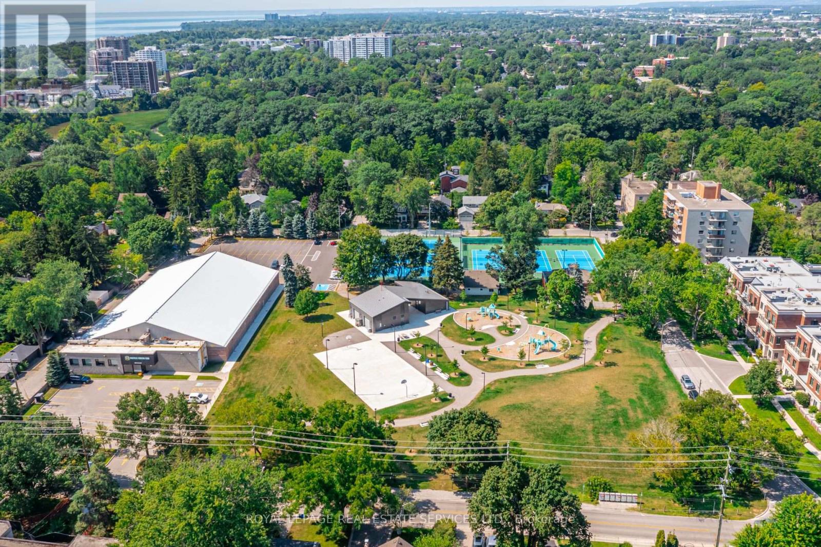 235 Douglas Avenue, Oakville, Ontario  L6J 3S2 - Photo 18 - W13637112