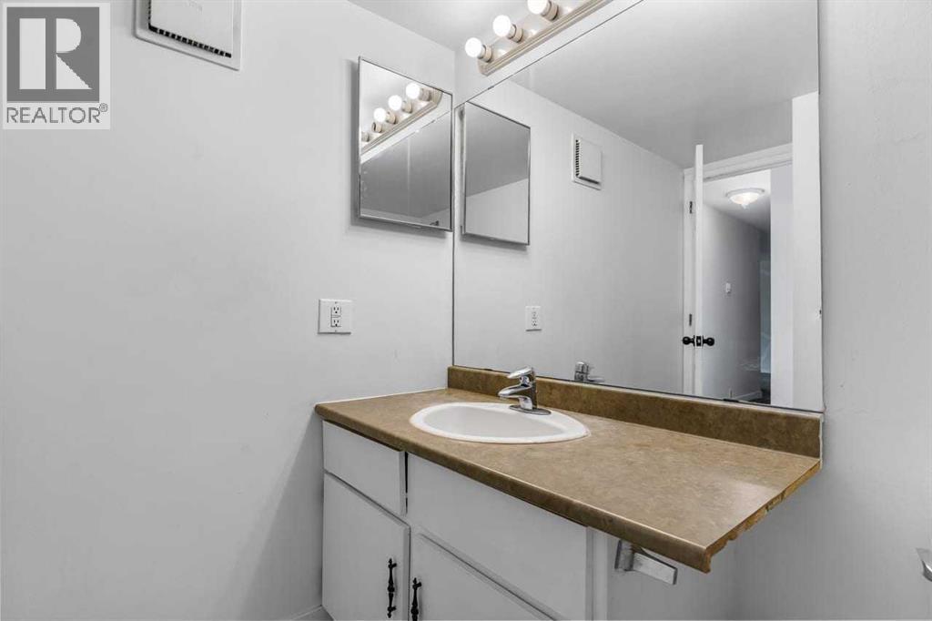123, 10120 Brookpark Boulevard SW, Calgary, Alberta  T2W 3G3 - Photo 18 - A2325982