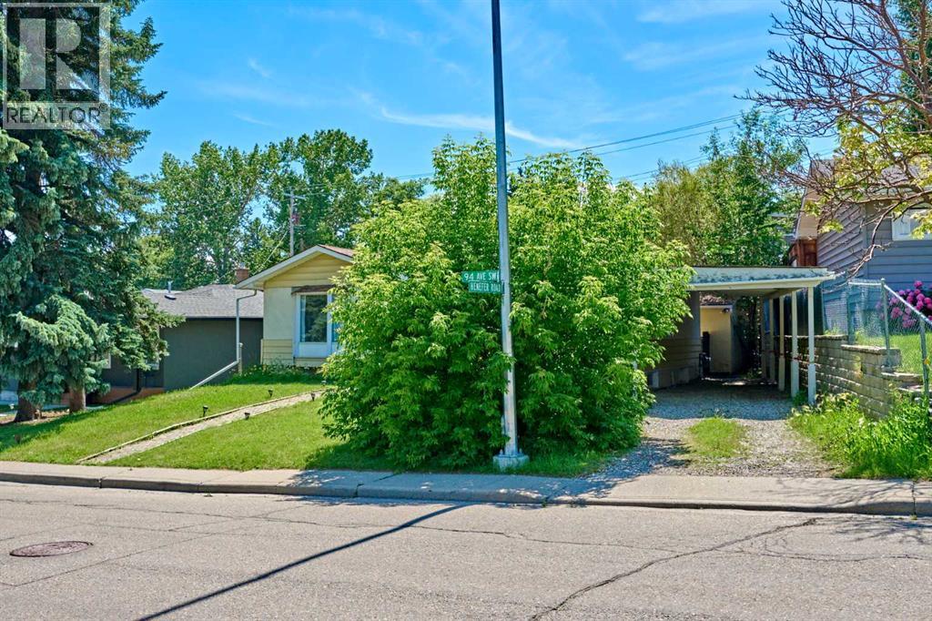 627 94 Avenue SW, Calgary, Alberta  T2V 0X8 - Photo 3 - A2327720