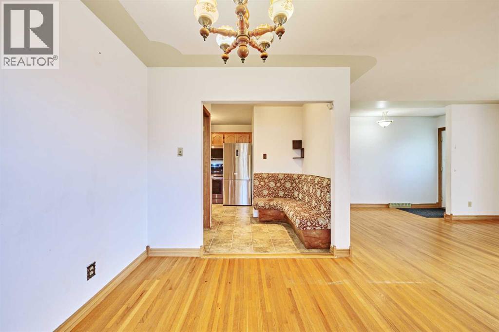 627 94 Avenue SW, Calgary, Alberta  T2V 0X8 - Photo 9 - A2327720