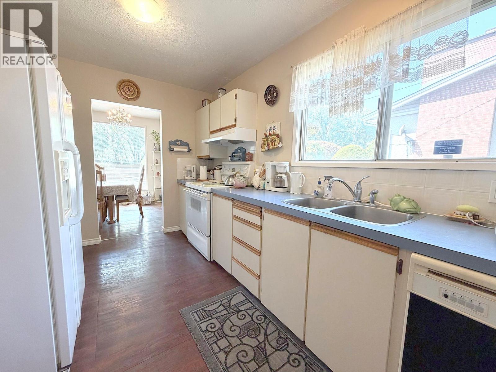 1252 Kenora Road, Kamloops, British Columbia  V2B 3X7 - Photo 13 - 10396210