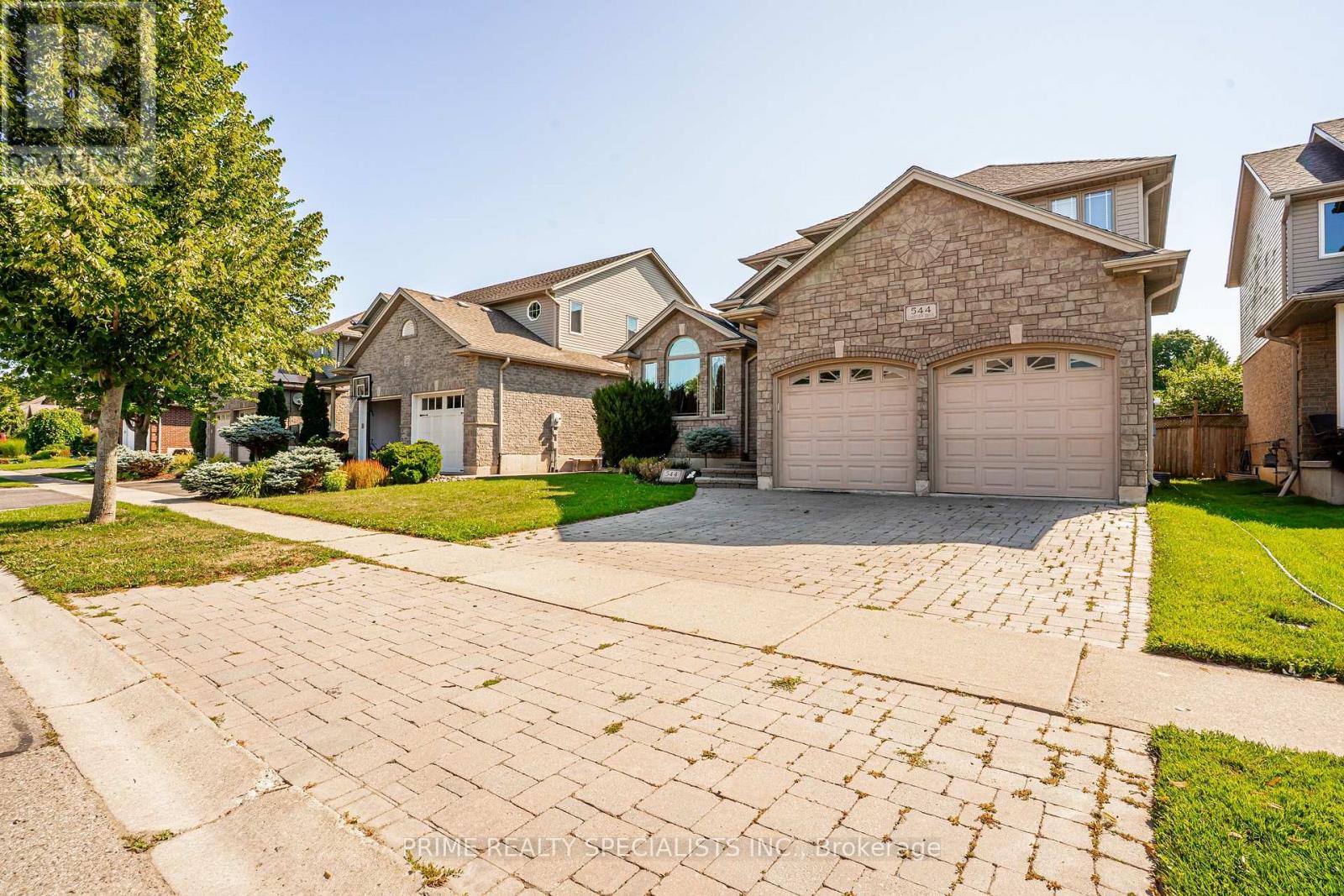 544 Lakeview Drive, Woodstock, Ontario  N4T 1W1 - Photo 2 - X13636972