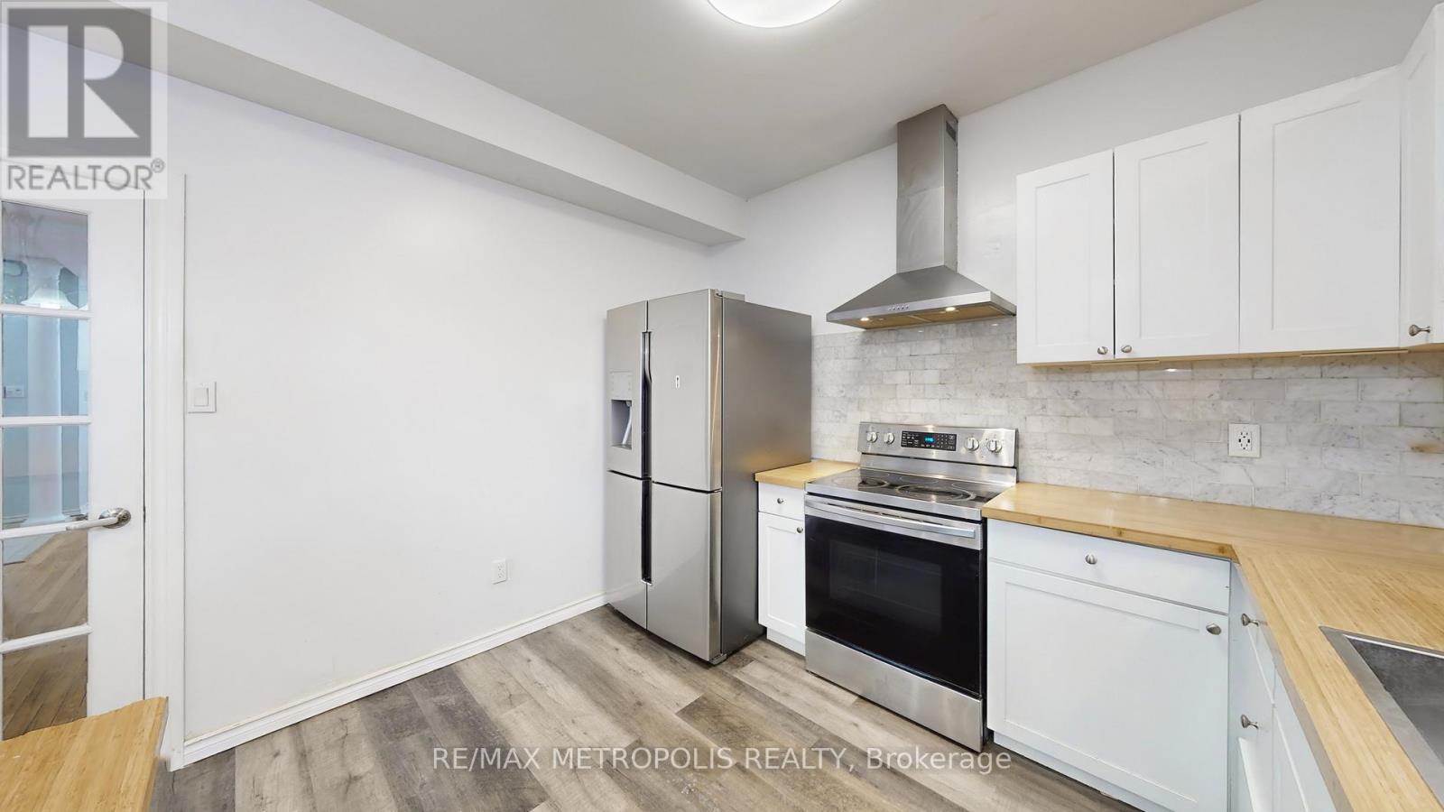 183 Valmont Court, Hamilton, Ontario  L9G 5A1 - Photo 16 - X13637070
