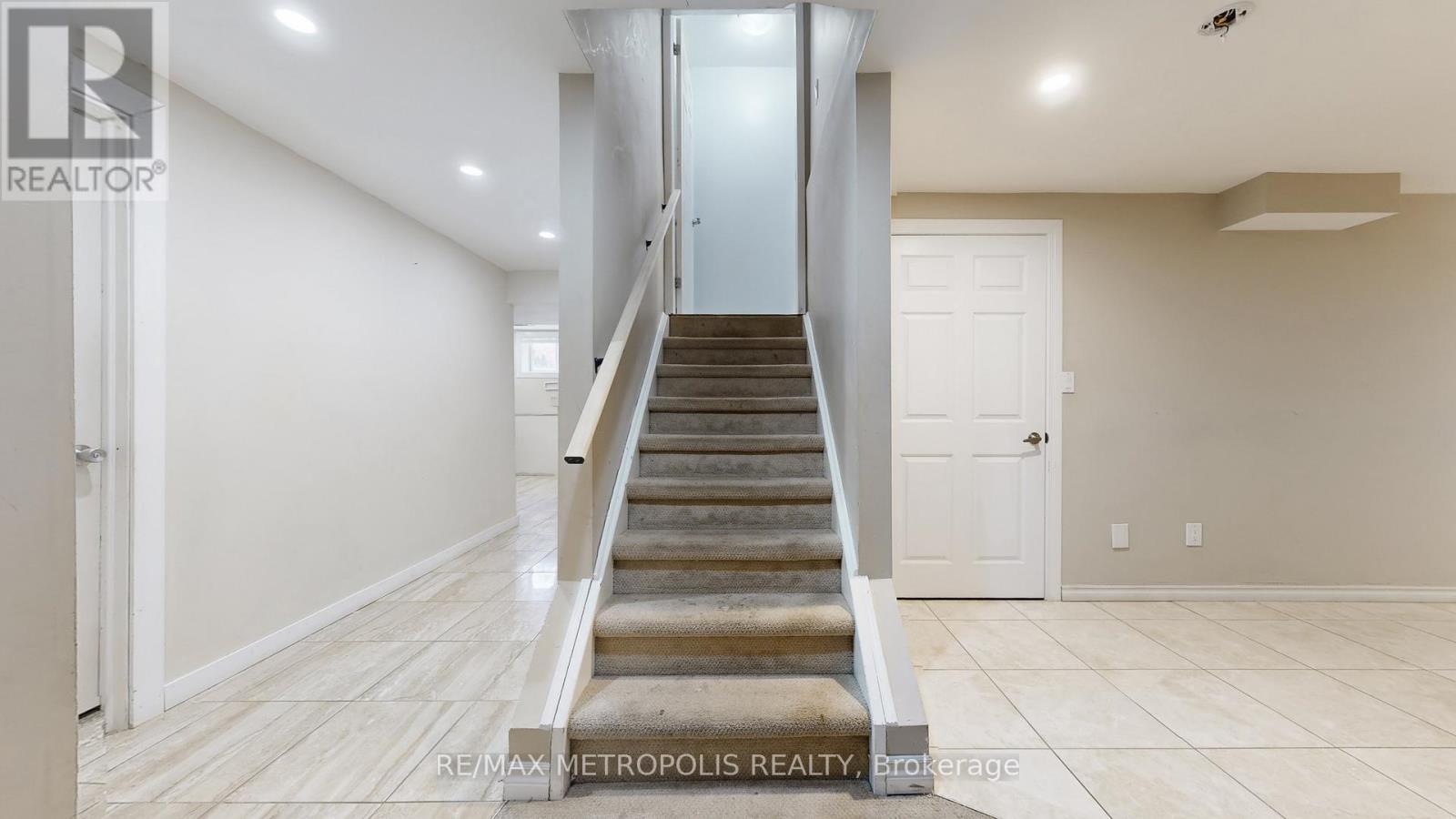 183 Valmont Court, Hamilton, Ontario  L9G 5A1 - Photo 29 - X13637070