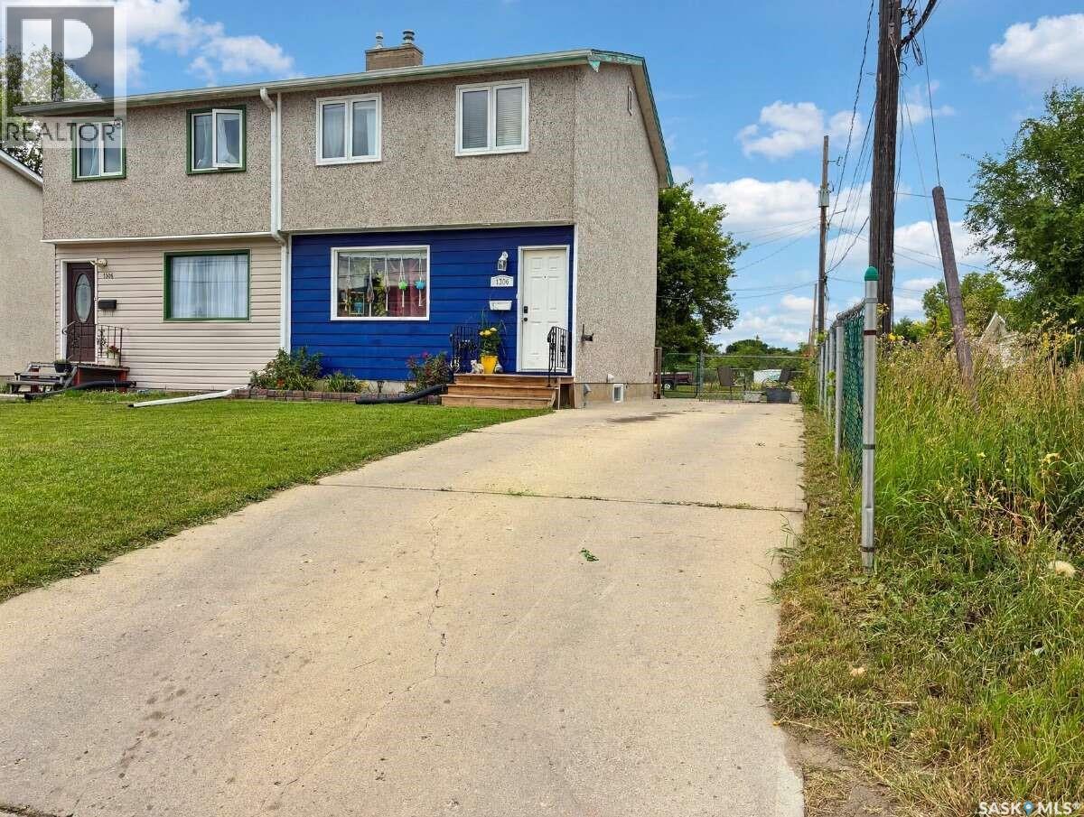 4324 3rd Avenue N, Regina, Saskatchewan  S4R 0X2 - Photo 1 - SK044515