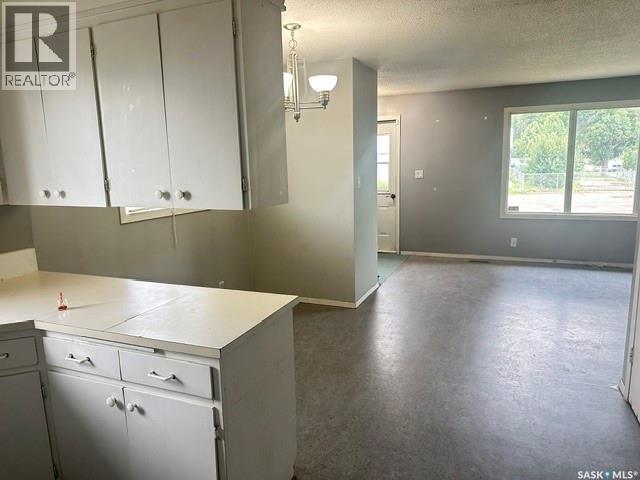 724 Eastview Avenue, Regina, Saskatchewan  S4N 0A2 - Photo 4 - SK044406