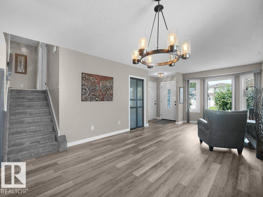 330 Pearson Cr NW, Edmonton, Alberta  T5T 5Y6 - Photo 19 - E4502071