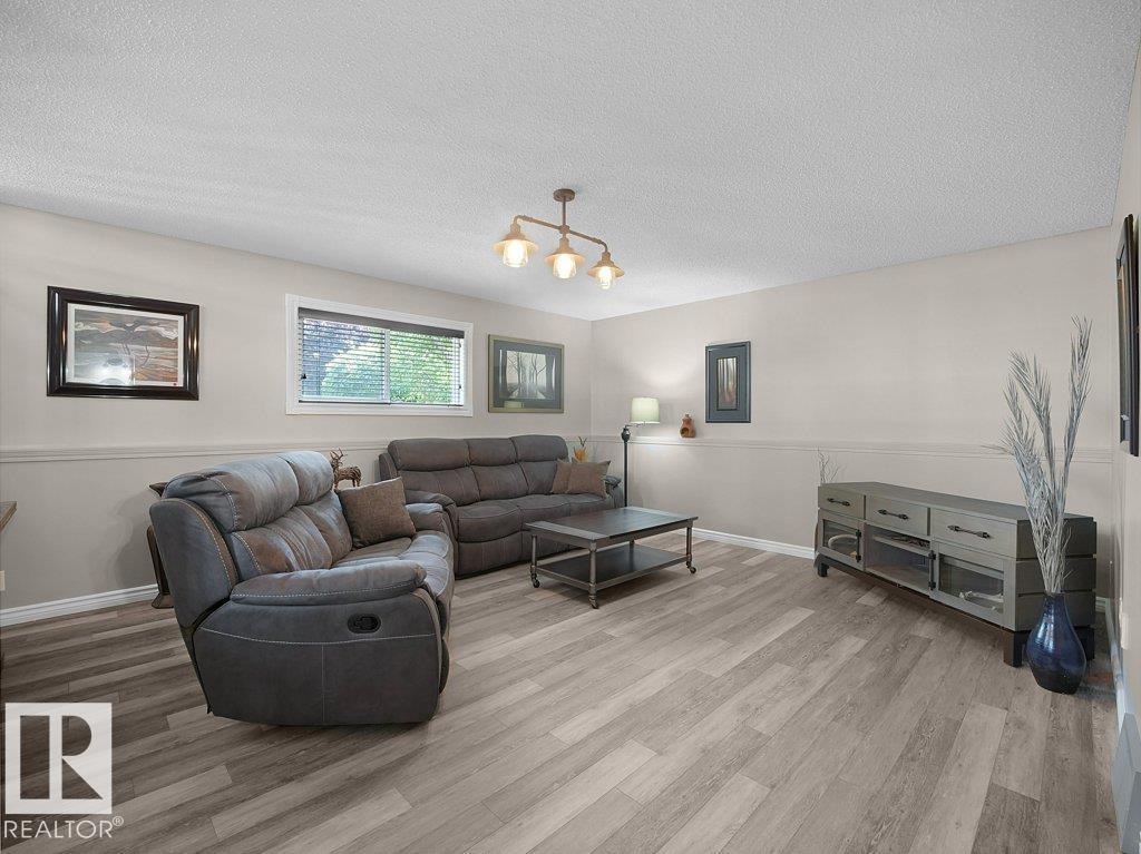 330 Pearson Cr NW, Edmonton, Alberta  T5T 5Y6 - Photo 36 - E4502071