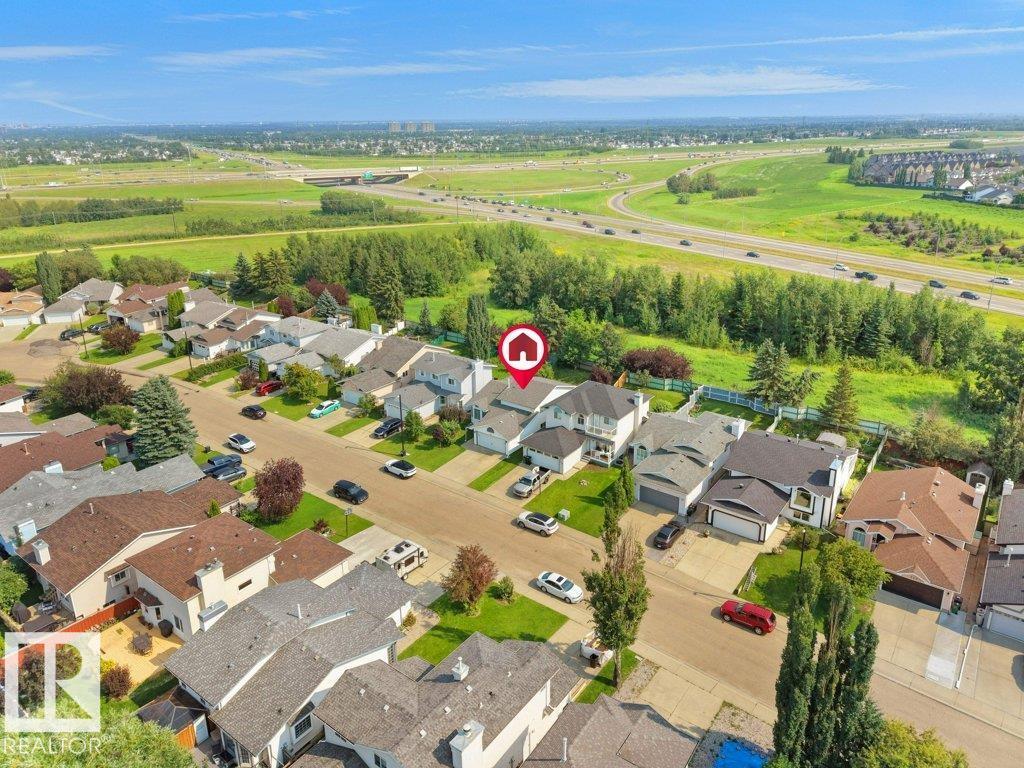 330 Pearson Cr NW, Edmonton, Alberta  T5T 5Y6 - Photo 4 - E4502071