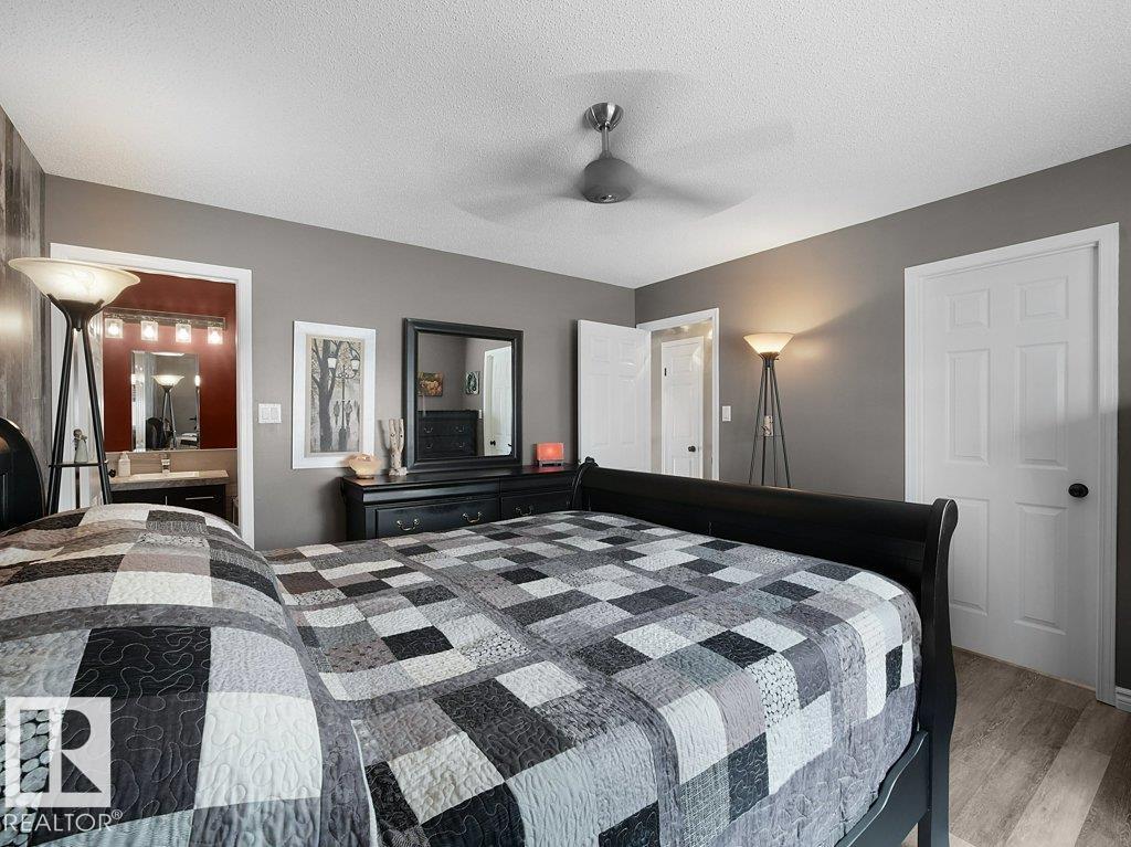 330 Pearson Cr NW, Edmonton, Alberta  T5T 5Y6 - Photo 29 - E4502071