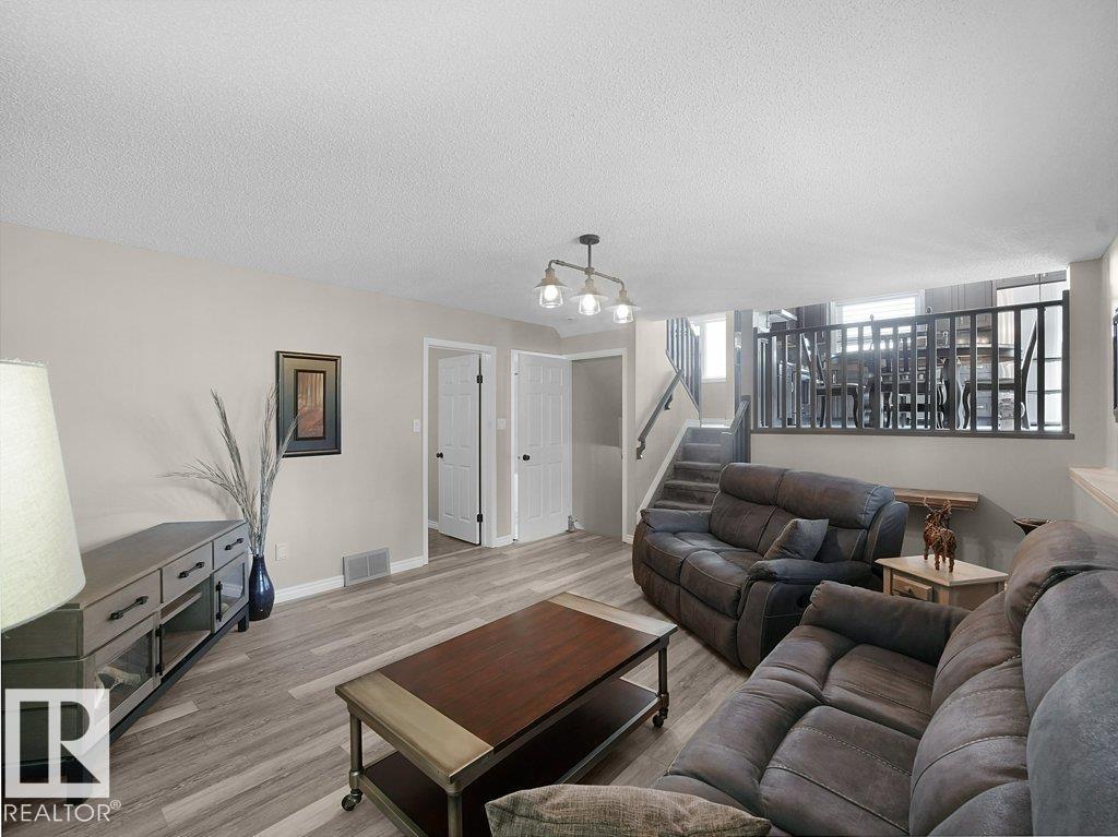 330 Pearson Cr NW, Edmonton, Alberta  T5T 5Y6 - Photo 34 - E4502071