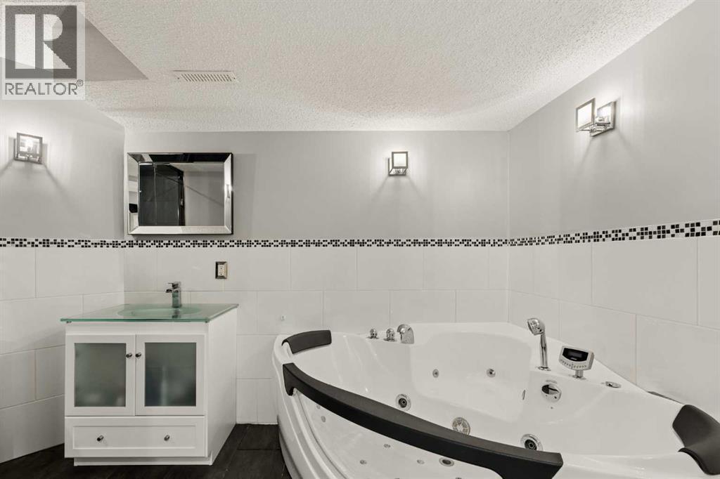 391 Auburn Bay Heights SE, Calgary, Alberta  T3M 0A9 - Photo 29 - A2331357
