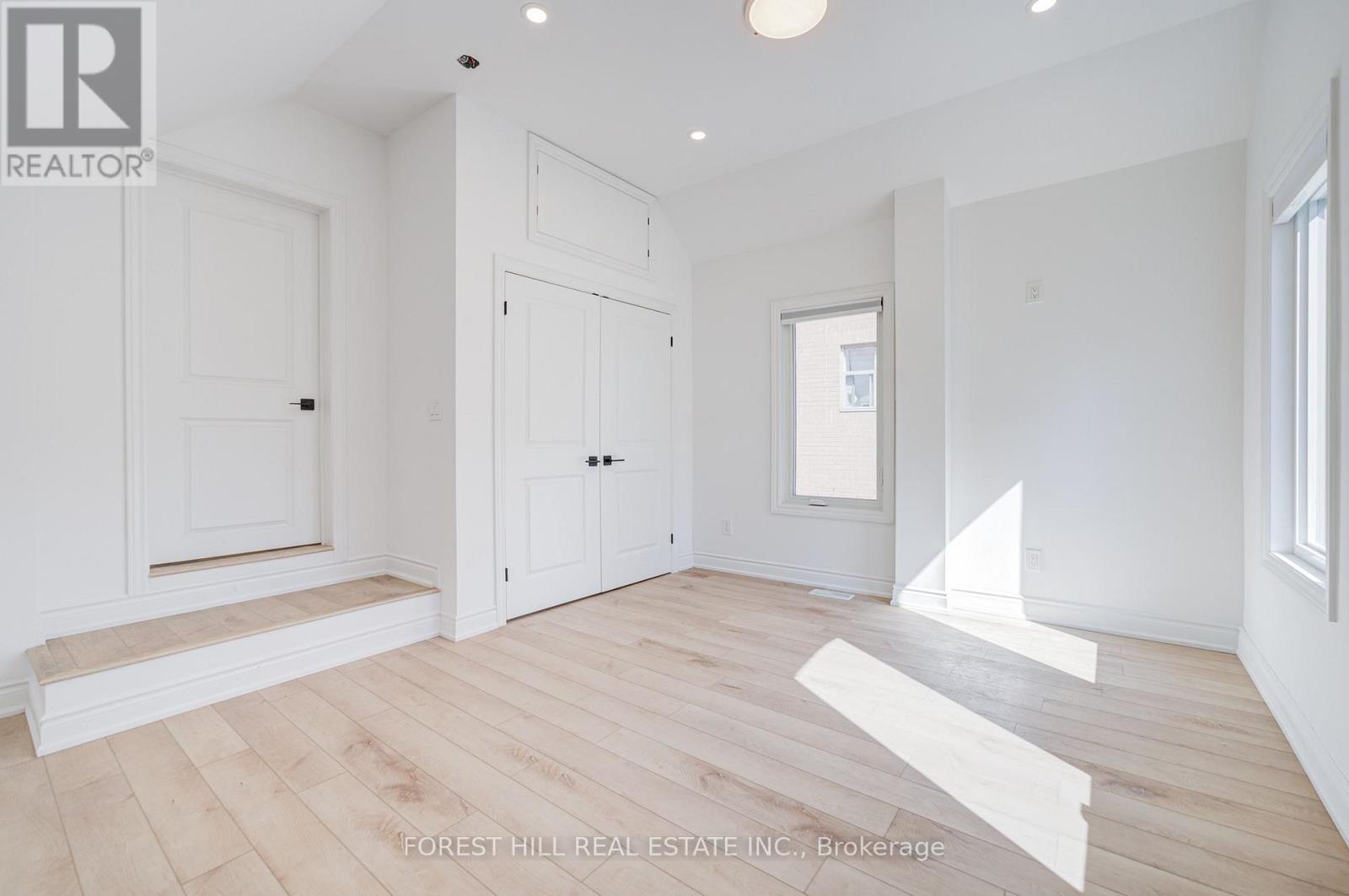 5 - 85 Vaughan Road, Toronto, Ontario  M6C 2L9 - Photo 8 - C13635436