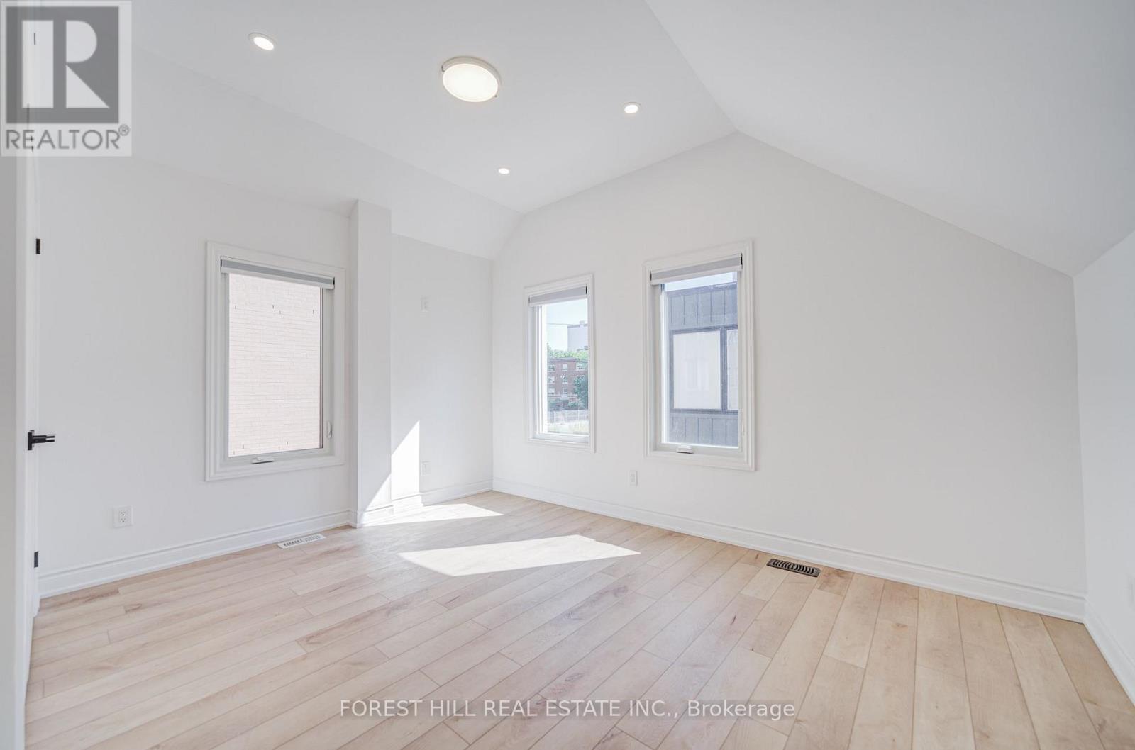 5 - 85 Vaughan Road, Toronto, Ontario  M6C 2L9 - Photo 6 - C13635436