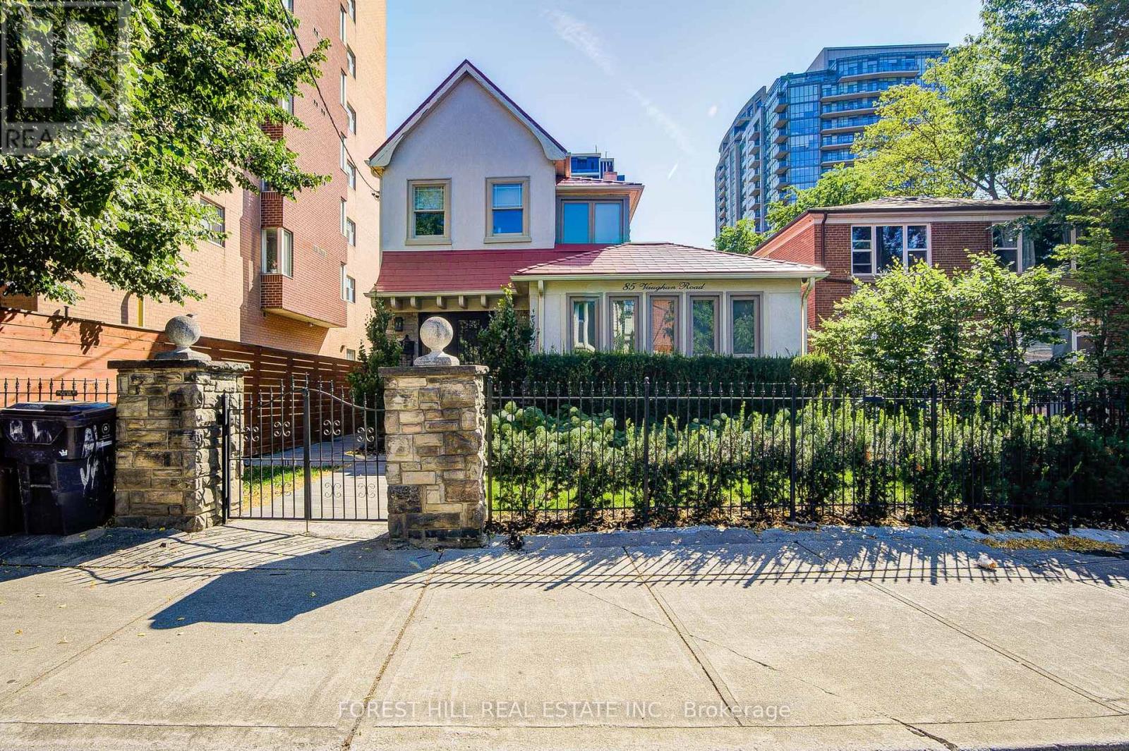 5 - 85 VAUGHAN ROAD, Toronto, Ontario