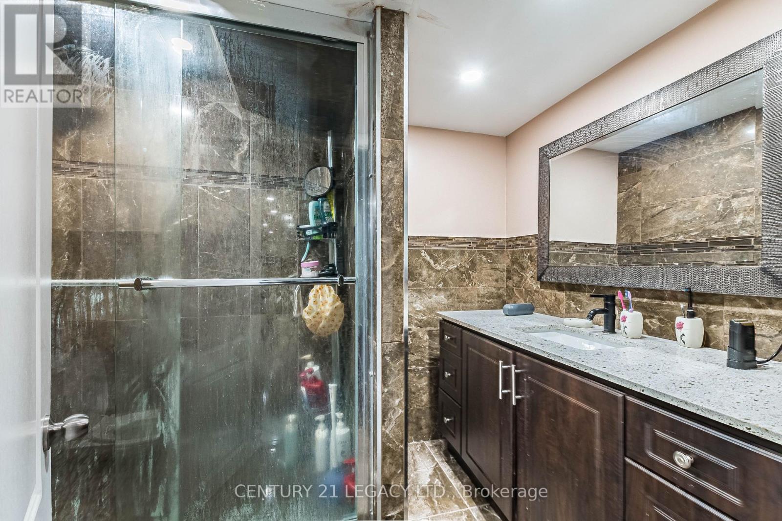 11 Drummondville Drive, Brampton, Ontario  L6P 3M6 - Photo 24 - W13618940