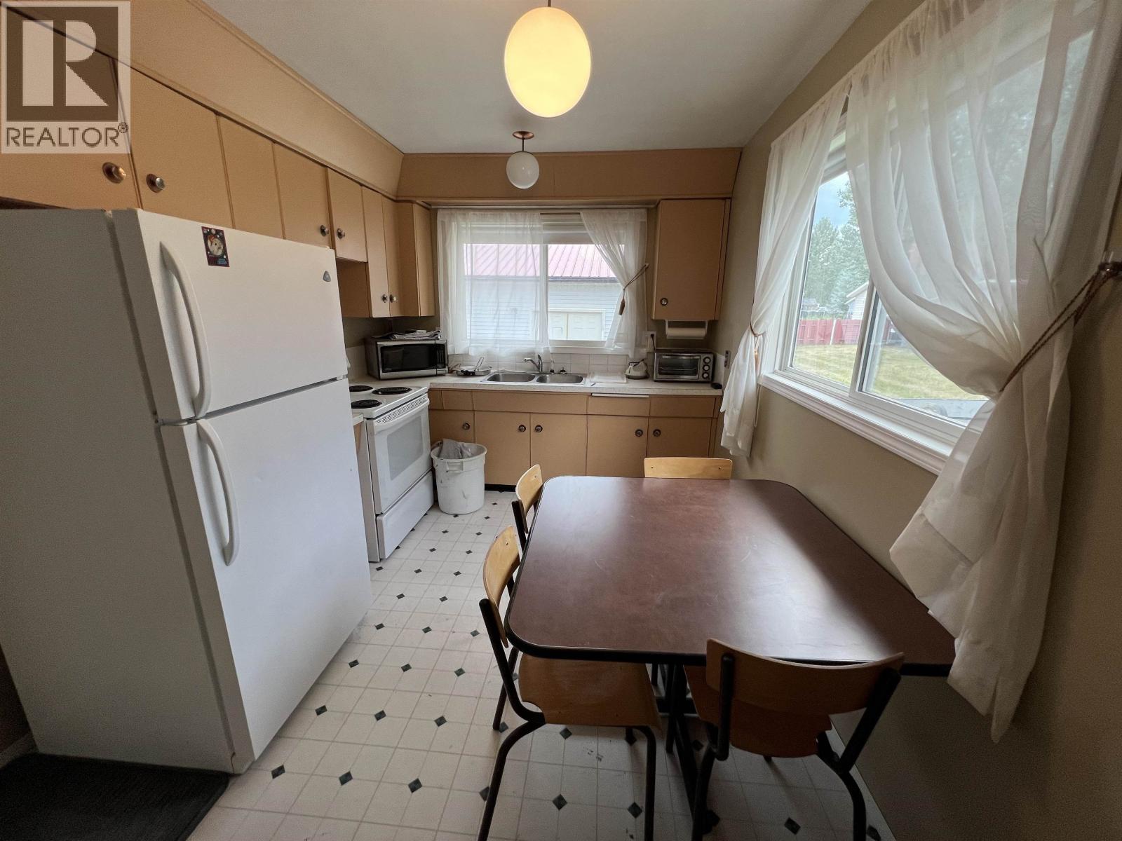 5527 48 Street, Fort Nelson, British Columbia  V0C 1R0 - Photo 14 - R3150415