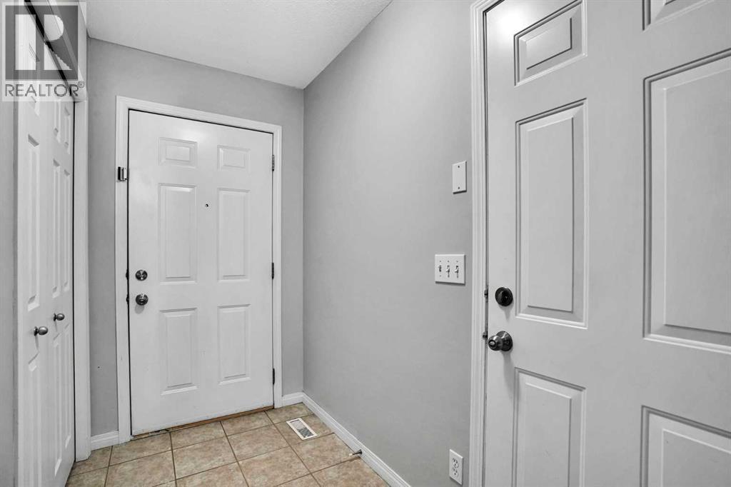 159 Hidden Creek Cove NW, Calgary, Alberta  T3A 6L8 - Photo 9 - A2328633