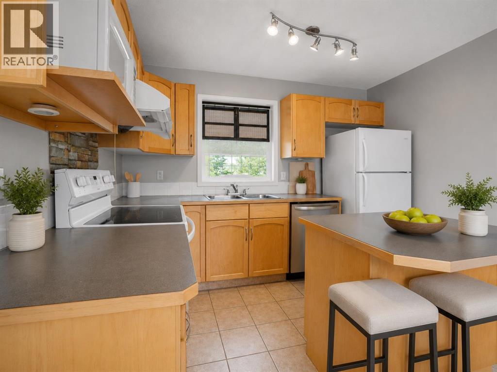 159 Hidden Creek Cove NW, Calgary, Alberta  T3A 6L8 - Photo 14 - A2328633