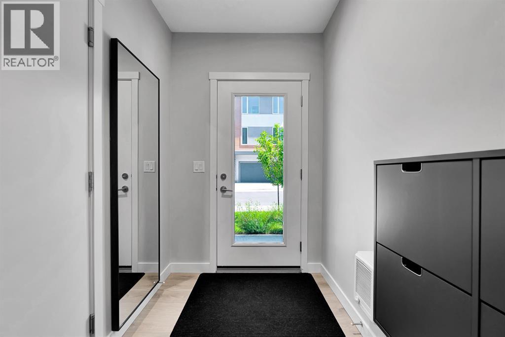 426 Shawnee Square SW, Calgary, Alberta  T2Y 0W4 - Photo 3 - A2332018