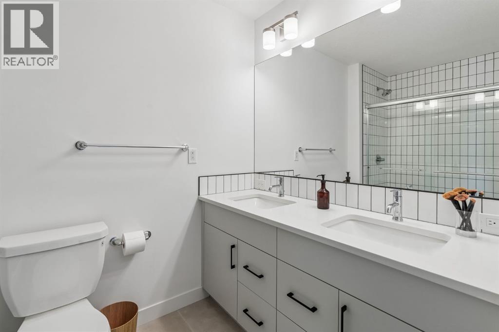 125 Rochester Way NW, Calgary, Alberta  T3L 0G9 - Photo 22 - A2334286