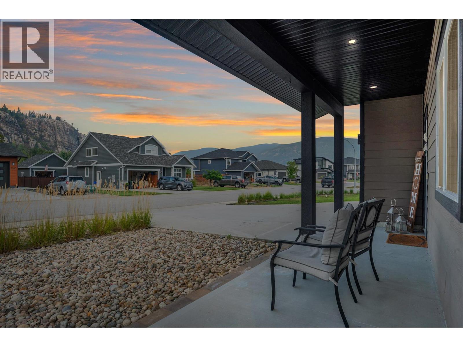 3904 Grandview Drive, Castlegar, British Columbia  V1N 4X9 - Photo 5 - 10374275