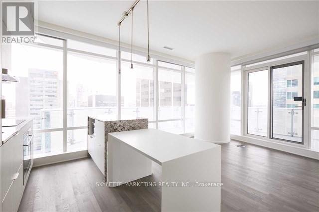 3710 - 1 Bloor Street E, Toronto, Ontario  M4W 0A8 - Photo 2 - C13637180