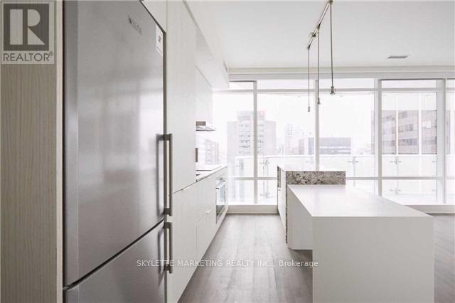3710 - 1 Bloor Street E, Toronto, Ontario  M4W 0A8 - Photo 3 - C13637180