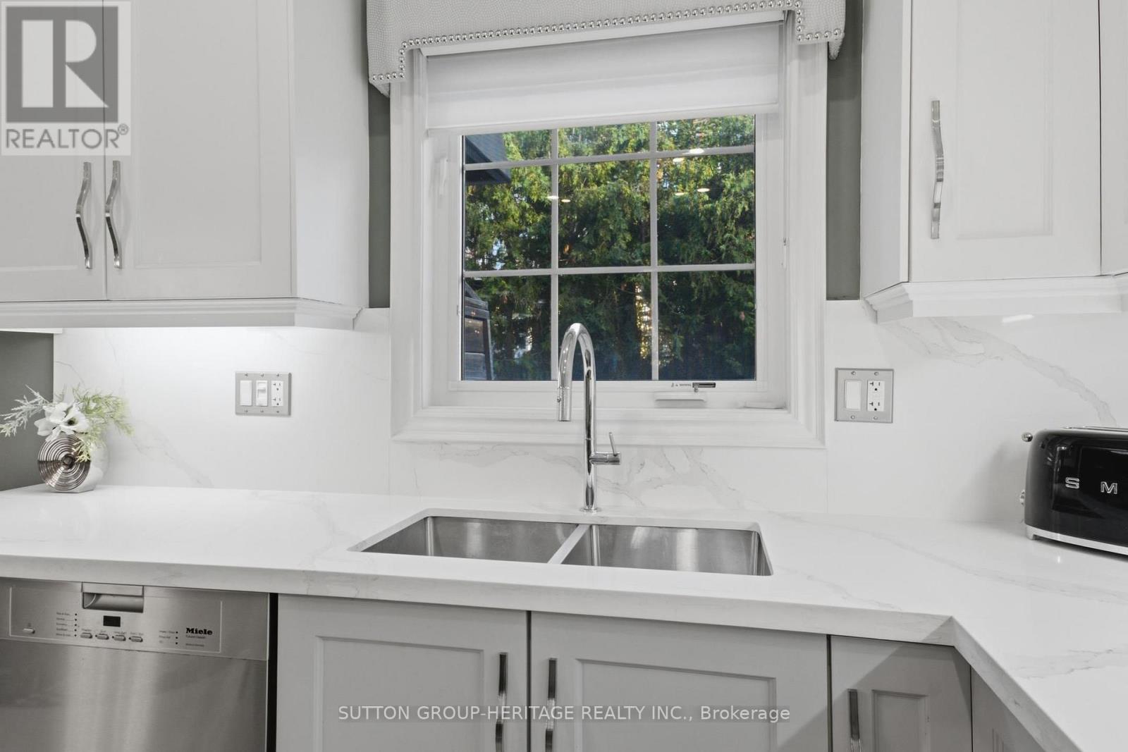 131 Queen Filomena Avenue, Vaughan, Ontario L6A 0J1 - Photo 13 - N13637154