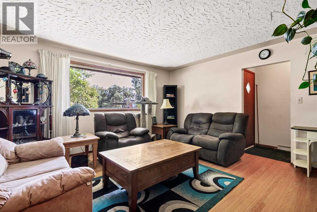 3803 4 Avenue SW, Calgary, Alberta  T3C 0B5 - Photo 3 - A2333327