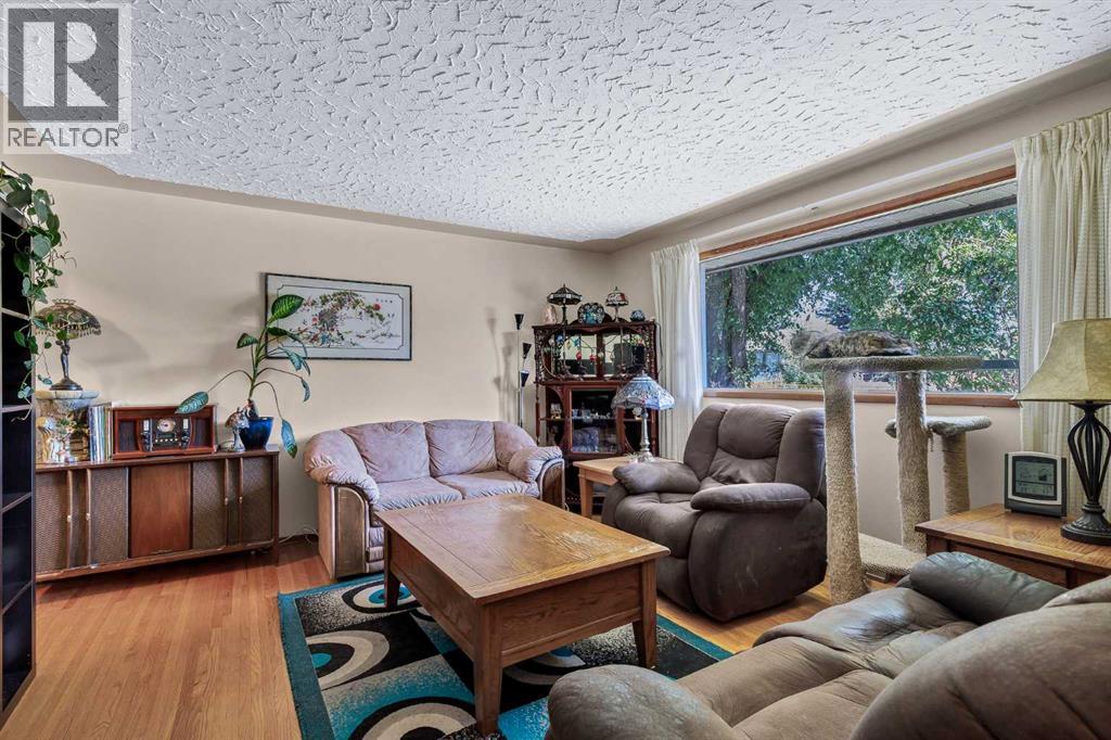 3803 4 Avenue SW, Calgary, Alberta  T3C 0B5 - Photo 4 - A2333327
