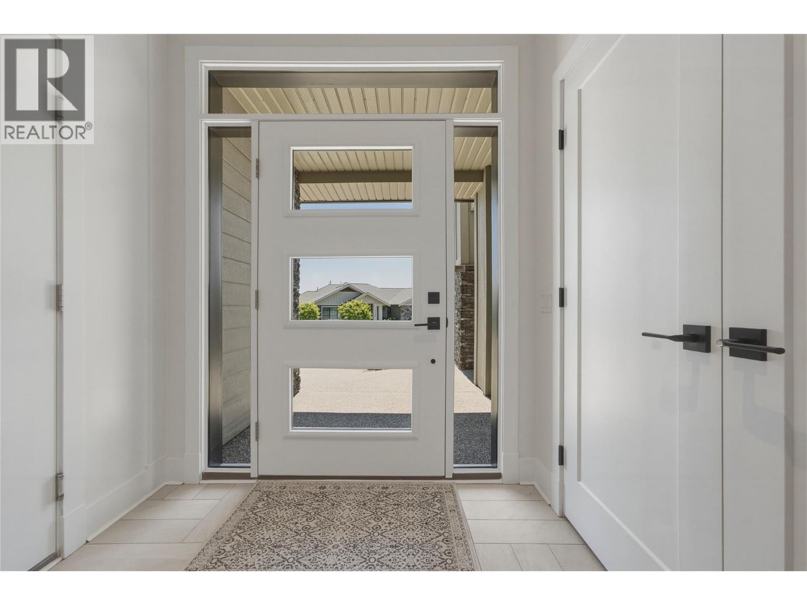 7204 Apex Drive, Vernon, British Columbia  V1B 4E4 - Photo 4 - 10392560