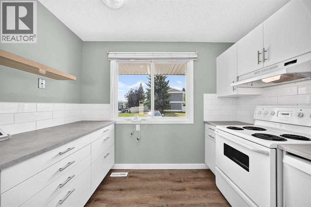 383 Georgian Villas NE, Calgary, Alberta T2A 7E1 - Photo 4 - A2333692