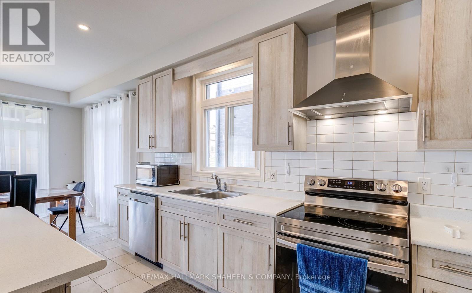 3597 Carolinia Court, Fort Erie, Ontario  L0S 1N0 - Photo 8 - X13637156