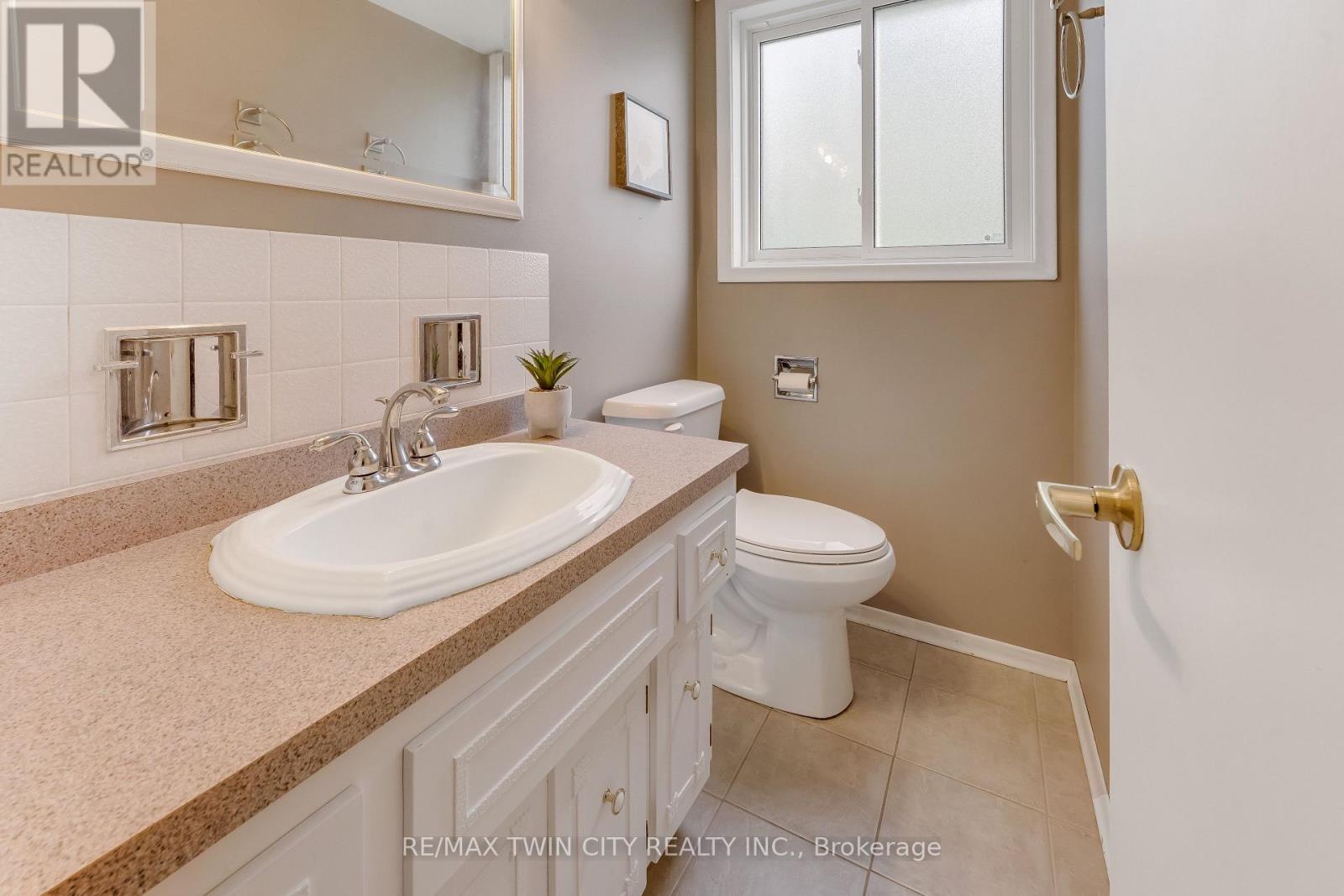 46 Lombardy Court, Kitchener, Ontario  N2M 1W7 - Photo 17 - X13637182