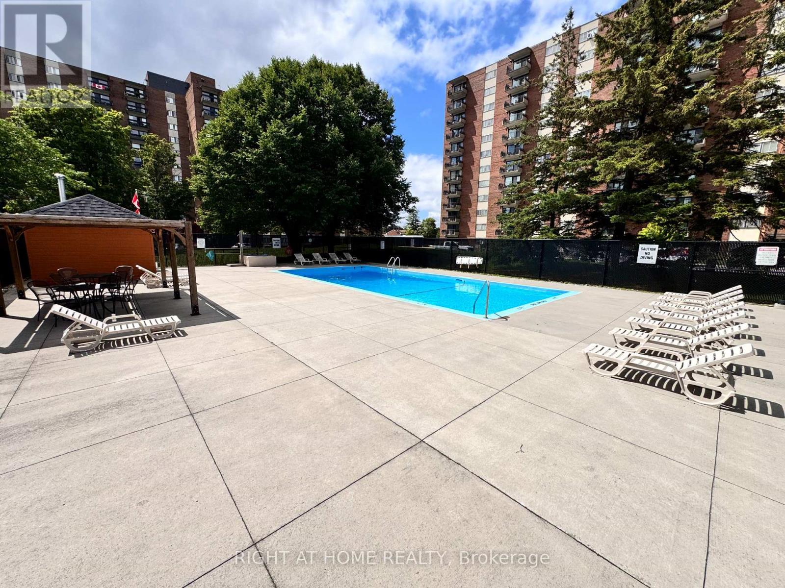 1205 - 1465 Baseline Road, Ottawa, Ontario K2C 3L9 - Photo 2 - X13617896