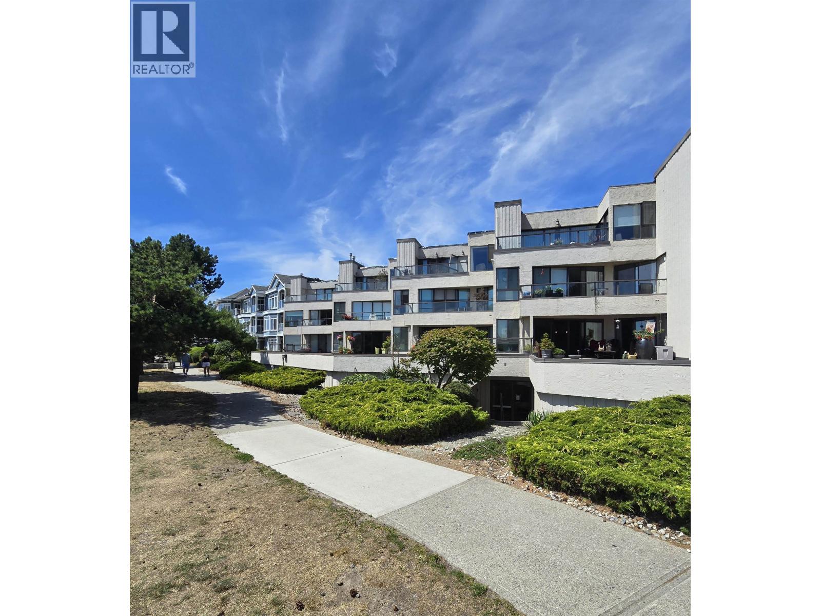 5 5477 WHARF AVENUE, Sechelt, British Columbia
